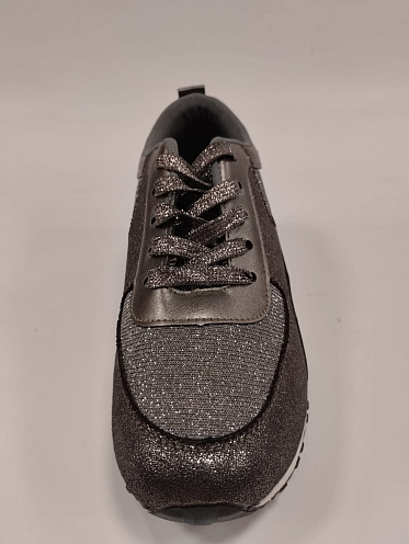 Кроссовки жен. Adiboaz