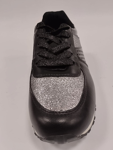 Кроссовки жен. Adiboaz